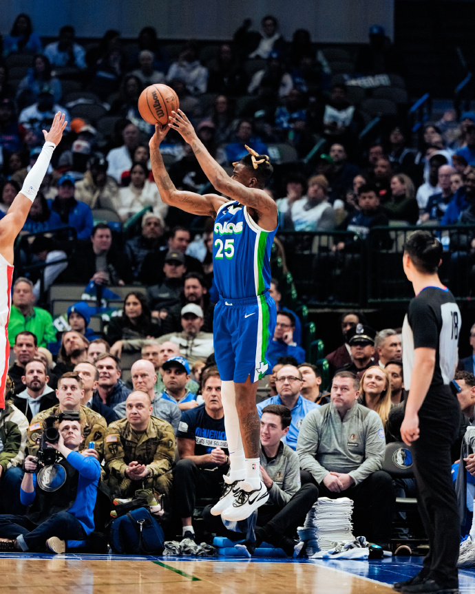 东契奇在日本队比赛中回归赛场，突破纪录引发热议！的简单介绍