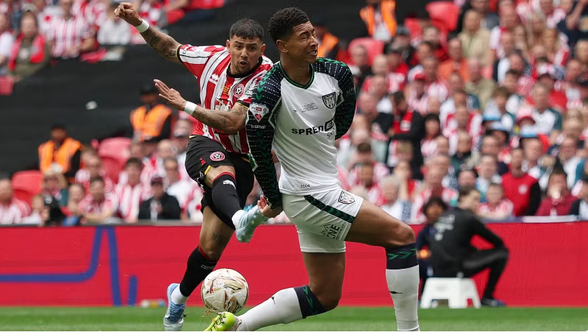 多特蒙德后卫神勇救险，助球队成功保级，组织虽然投资注册.